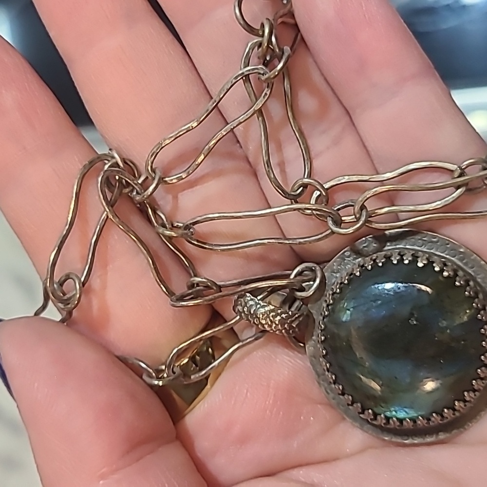 OOAK dragon eye labradorite pendant - Picture 6 of 7